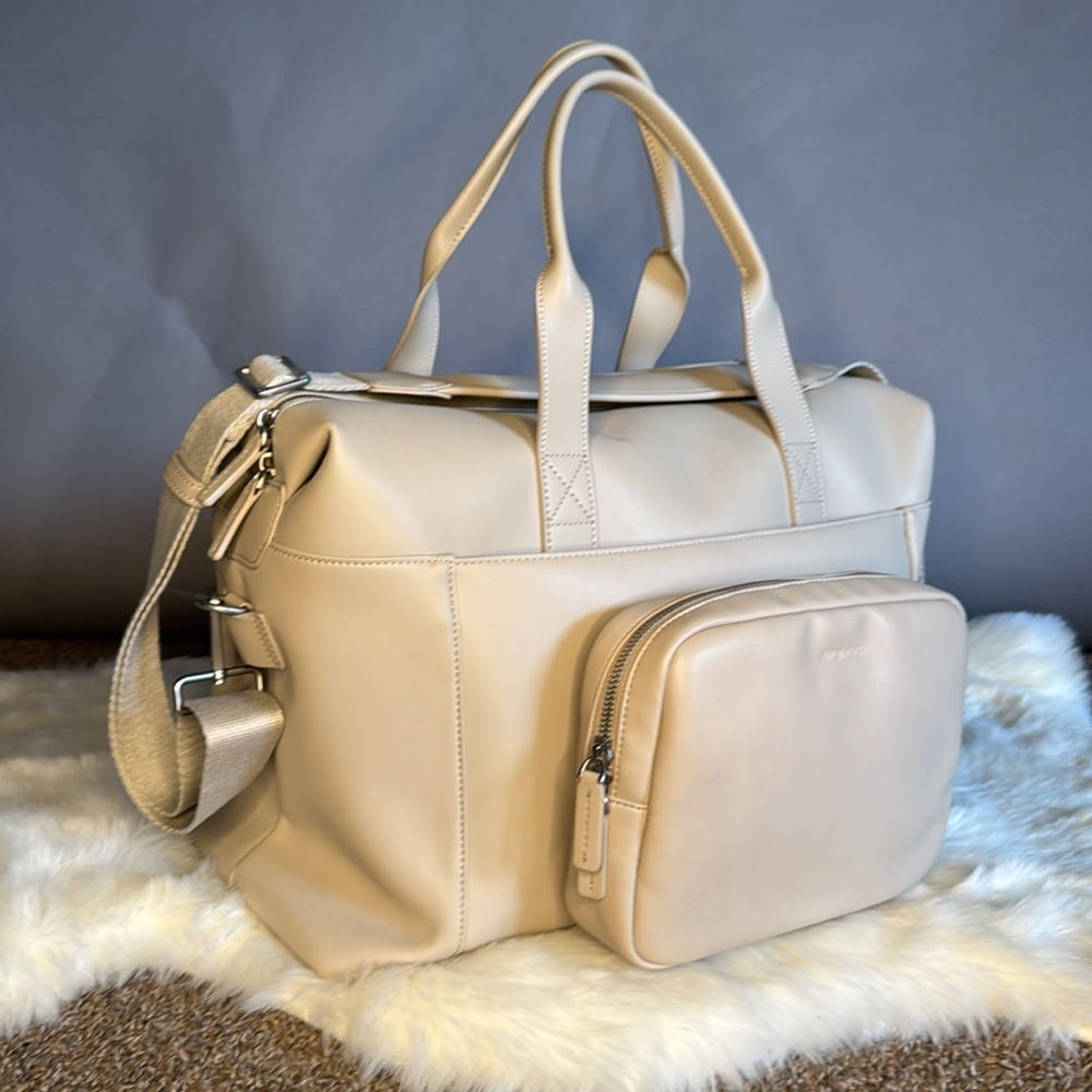 MONOS - Metro Duffle Bag - Ivory - Vegan Leather - Luggage - Great Condition - Picture 2 of 10